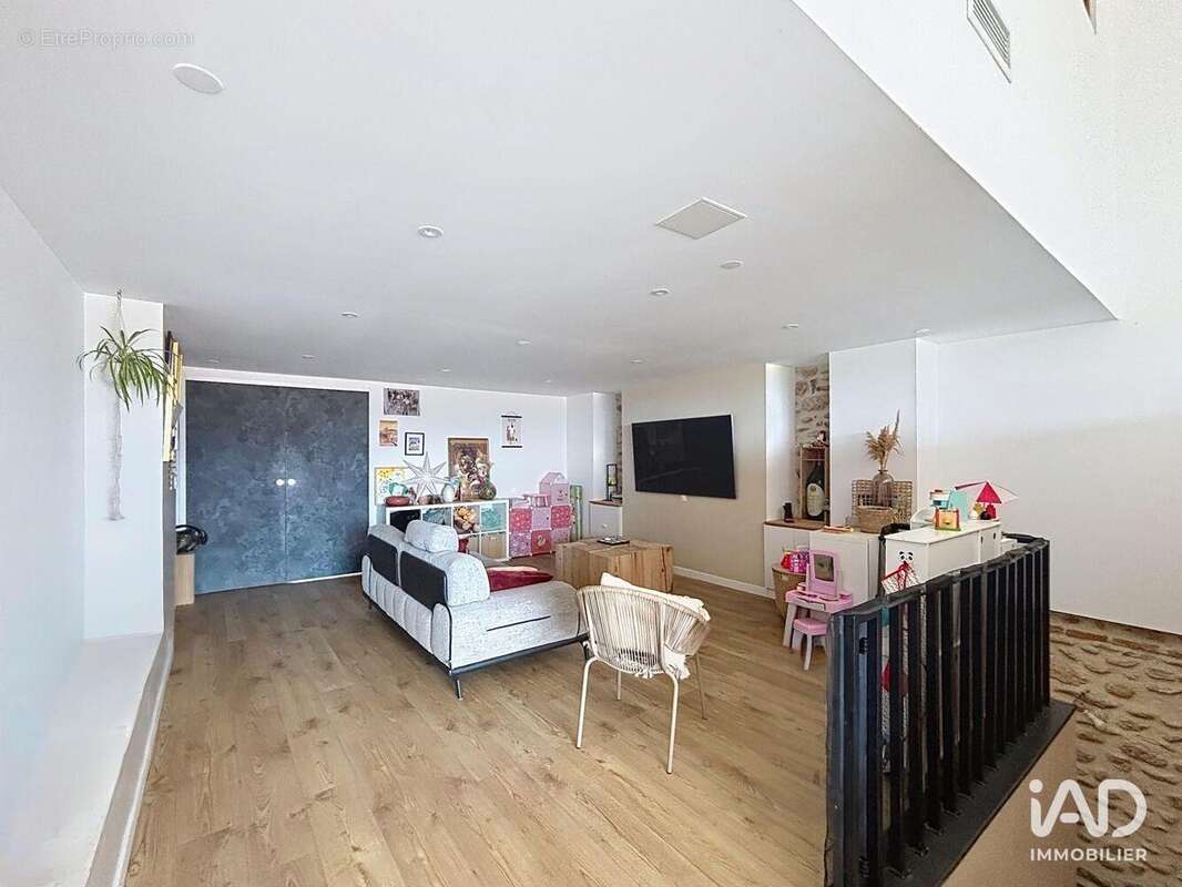 Maison 156 m² à Latour-Bas-Elne  - photo 3