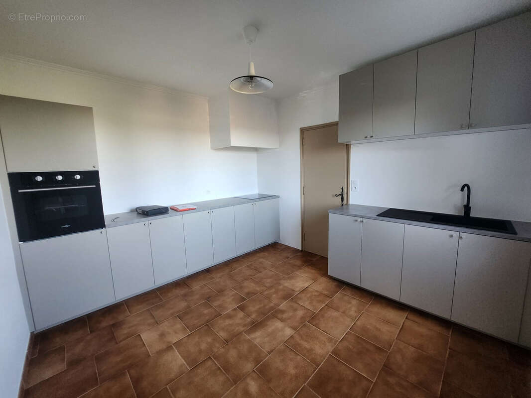 Maison à MONTAREN-ET-SAINT-MEDIERS