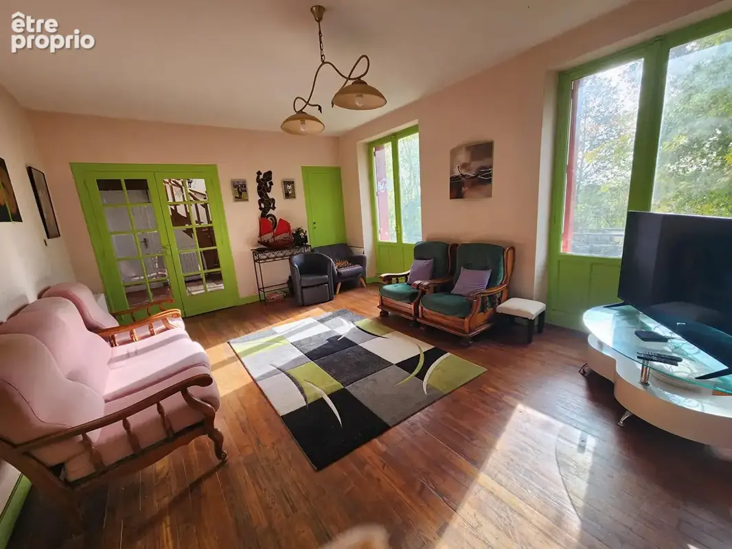 Ansac-sur-Vienne -Grande maison familiale de 4 à 5 chambres, dotée d'un jardin avec atelier (idéal pour une activité professionn - photo 4