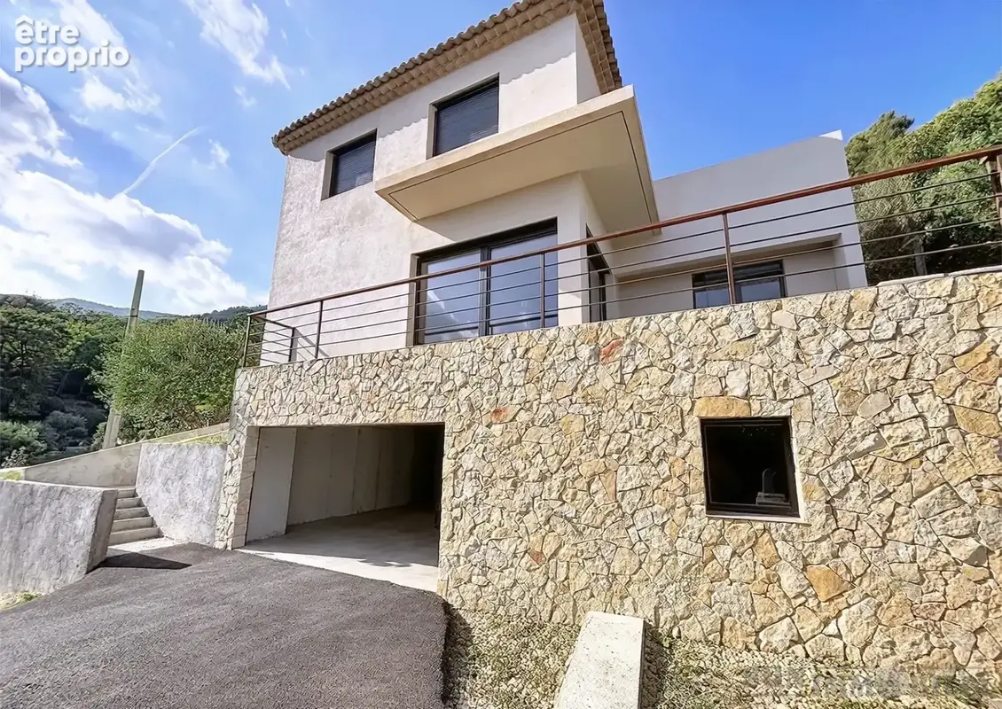 Maison 5 pièces 200 m² à vendre à Carros (06510) - photo 2