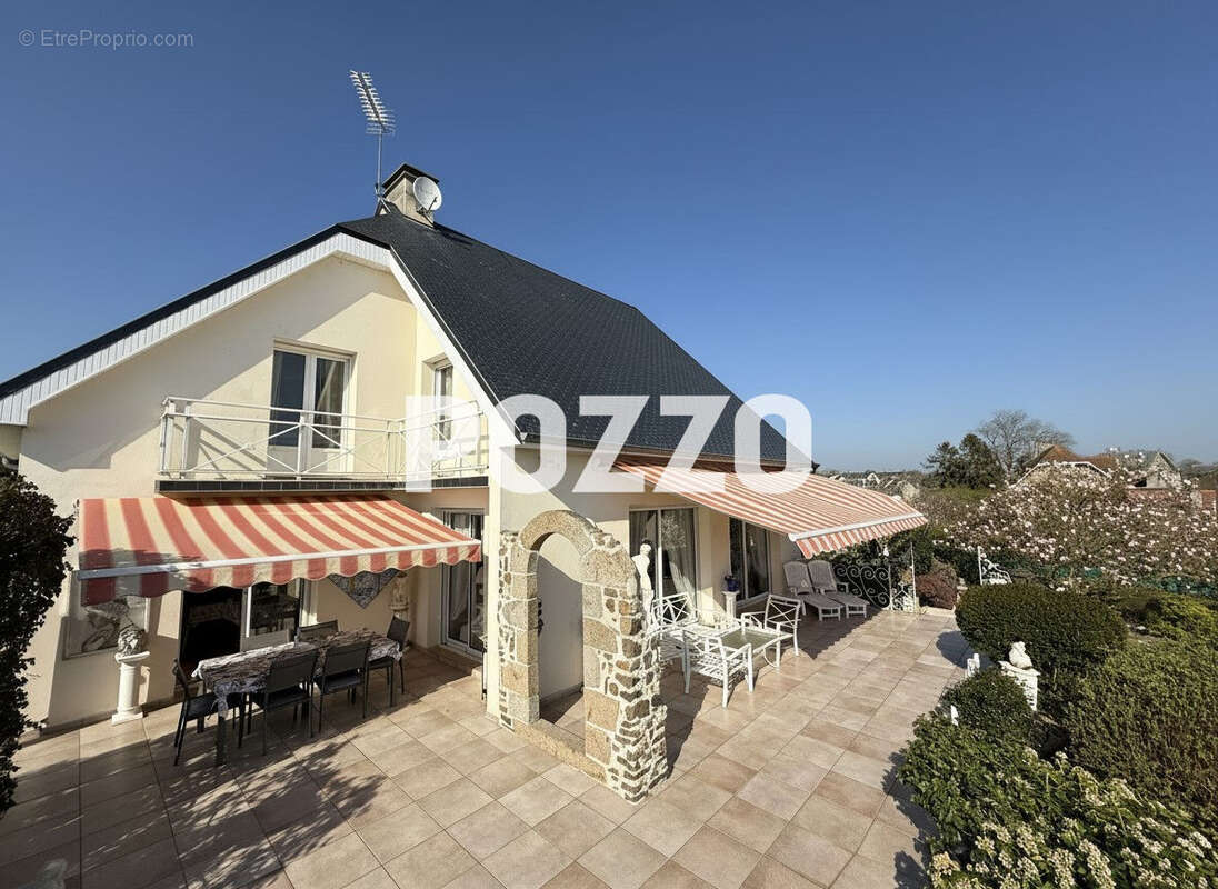 Maison à LONGUEVILLE