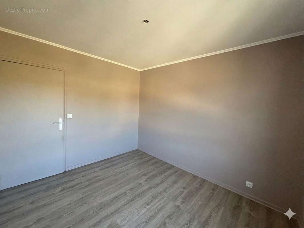 Appartement 92 m² à Privas  - photo 8
