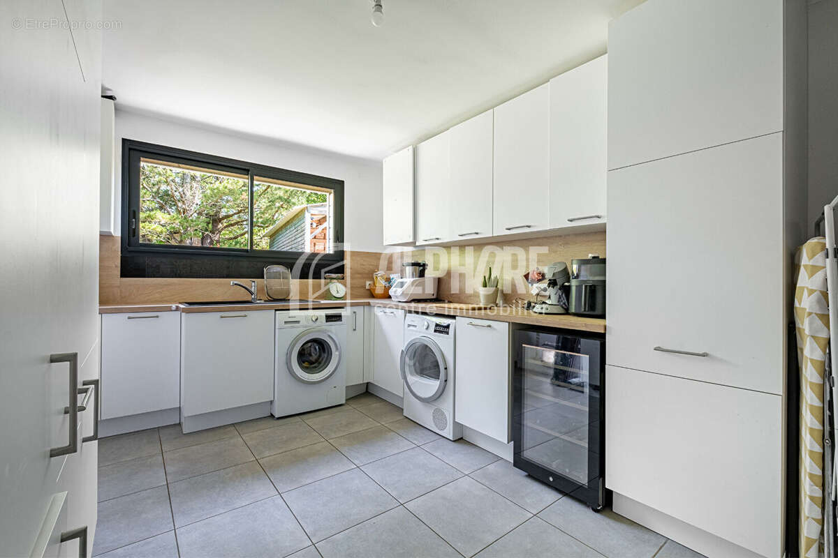 Maison RT2012 en classe A ,de 4 chambres - Garage  sur 1105m² de terrain - photo 12