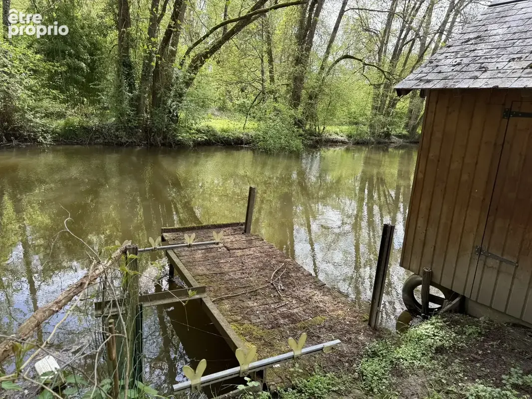 MAISON de 144 m2 sur 2 niveaux et grand garage, dépendances en bordure de Claise. - photo 2