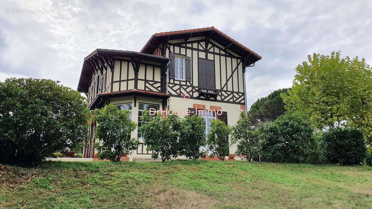Maison à ESCOURCE