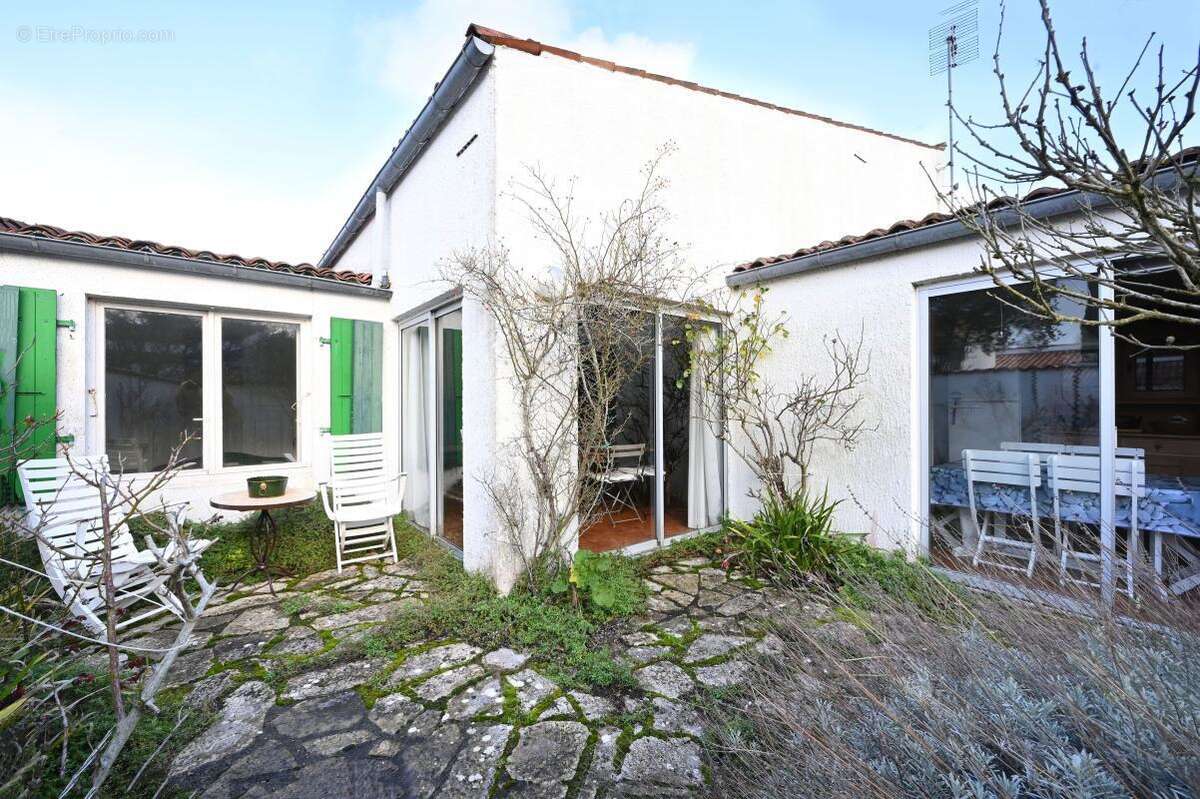 Maison à LES PORTES-EN-RE