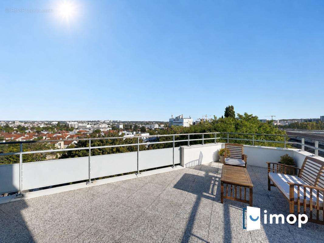 T3 dernier étage avec terrasses et parkings - photo 2