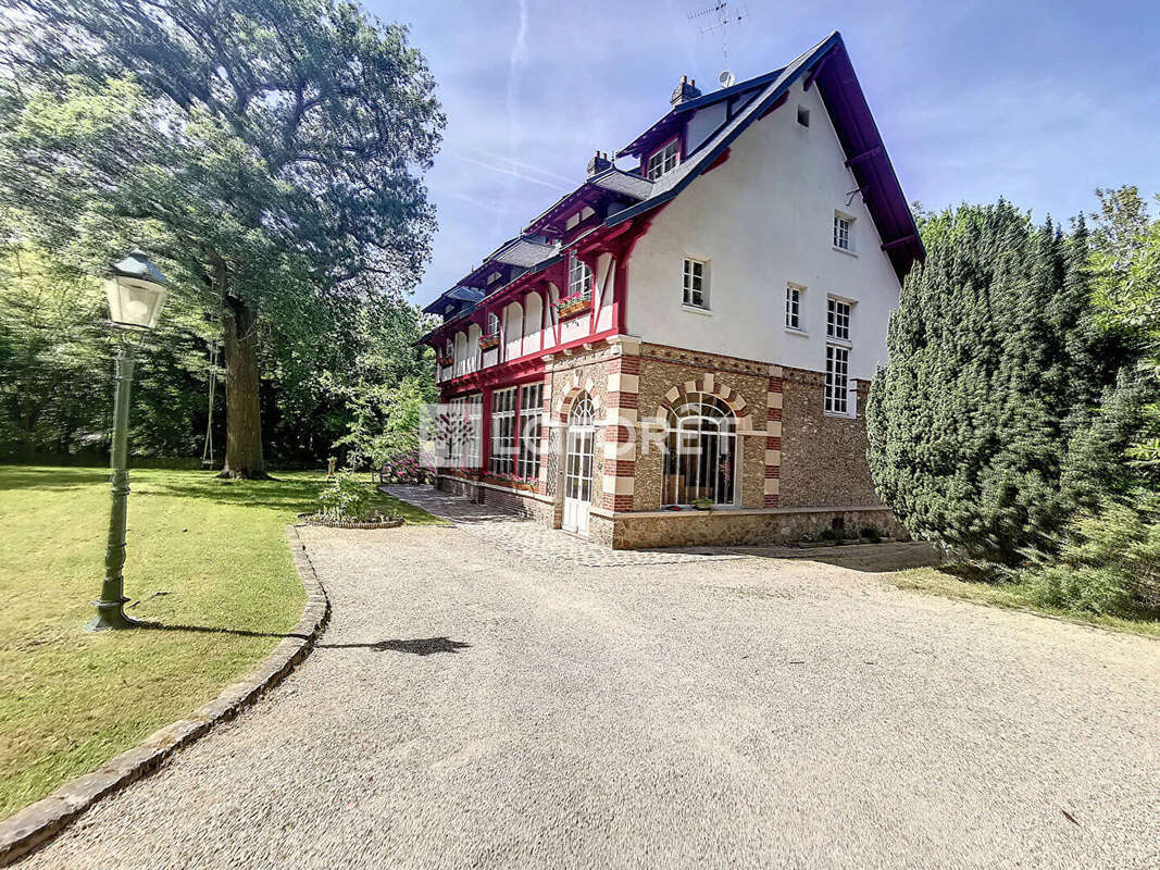 Maison à MONTEVRAIN