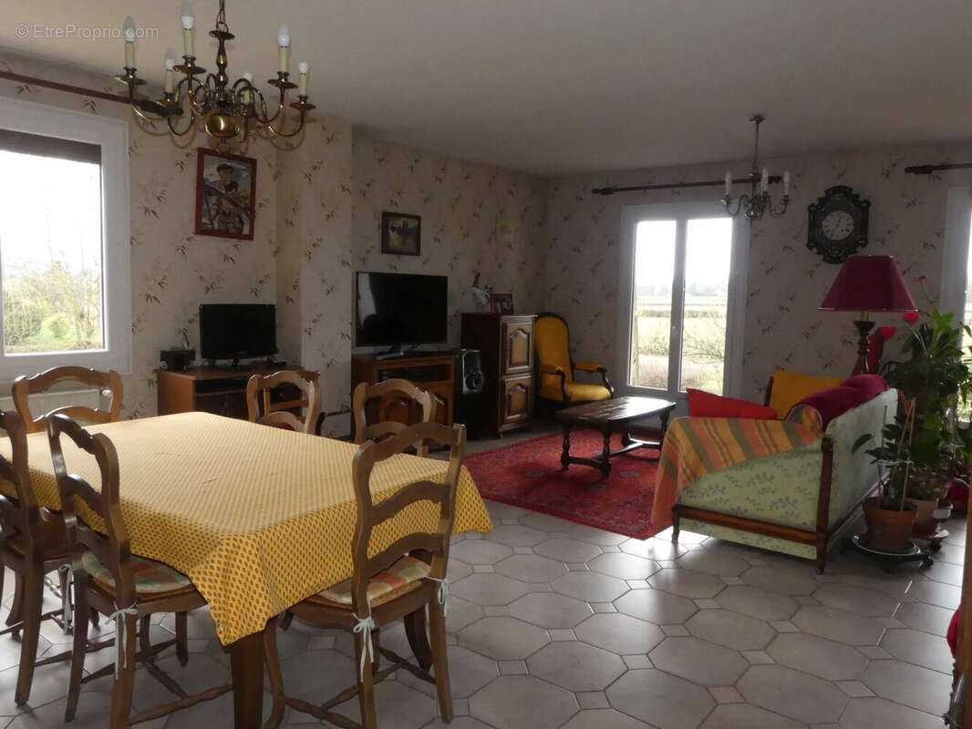 Maison à ETANG-SUR-ARROUX