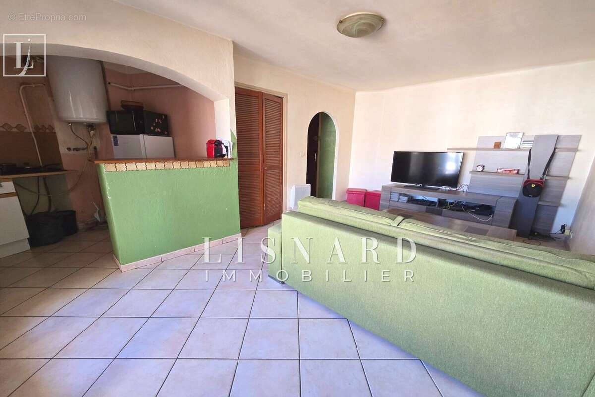 Appartement à VALLAURIS