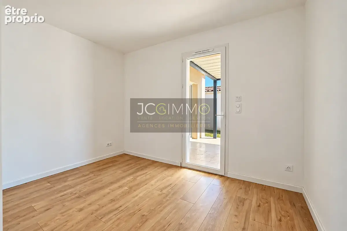 Villa T4 de 2022 avec garage, piscine et jardin - photo 16