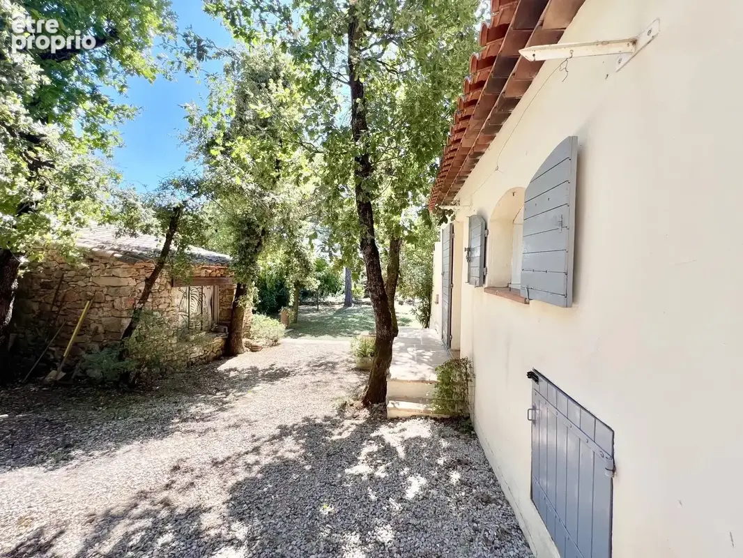 Bastide provençale de charme de 183.51 m² sur 1 980 m² de terrain paysagé avec piscine - photo 9