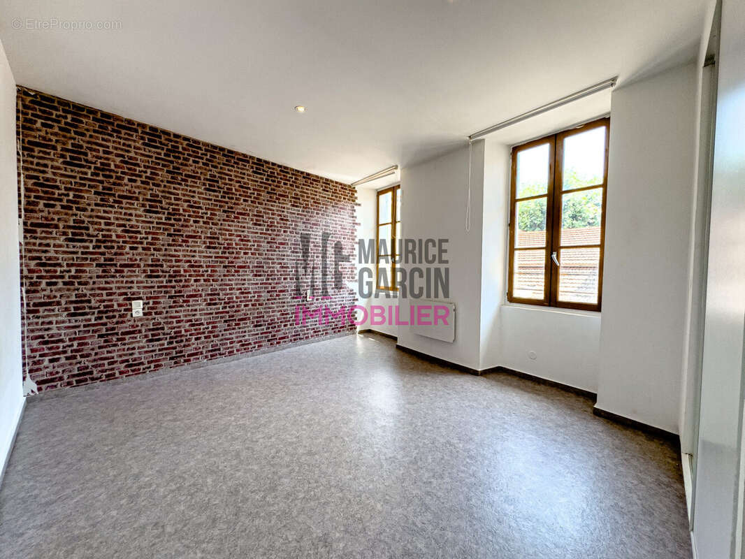 Appartement à CADEROUSSE