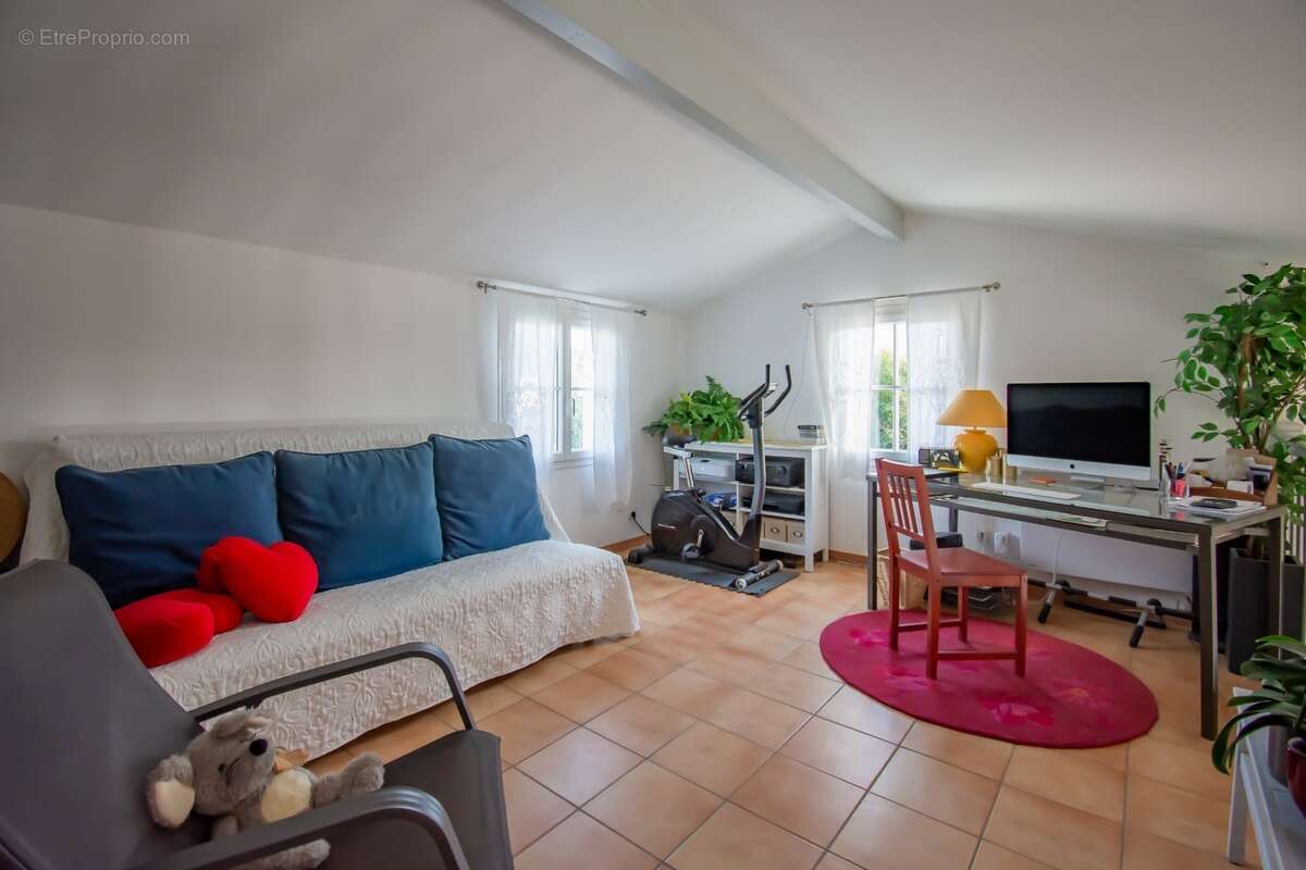 Breuillet – villa avec piscine et vue panoramique sur la campagne - photo 17