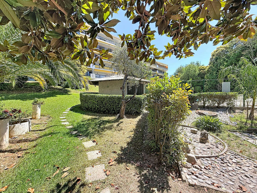 Antibes, Résidence de standing avec piscine, 4 pièces + terrasse - photo 3