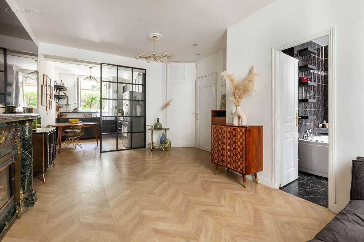 Appartement à NEUILLY-SUR-SEINE