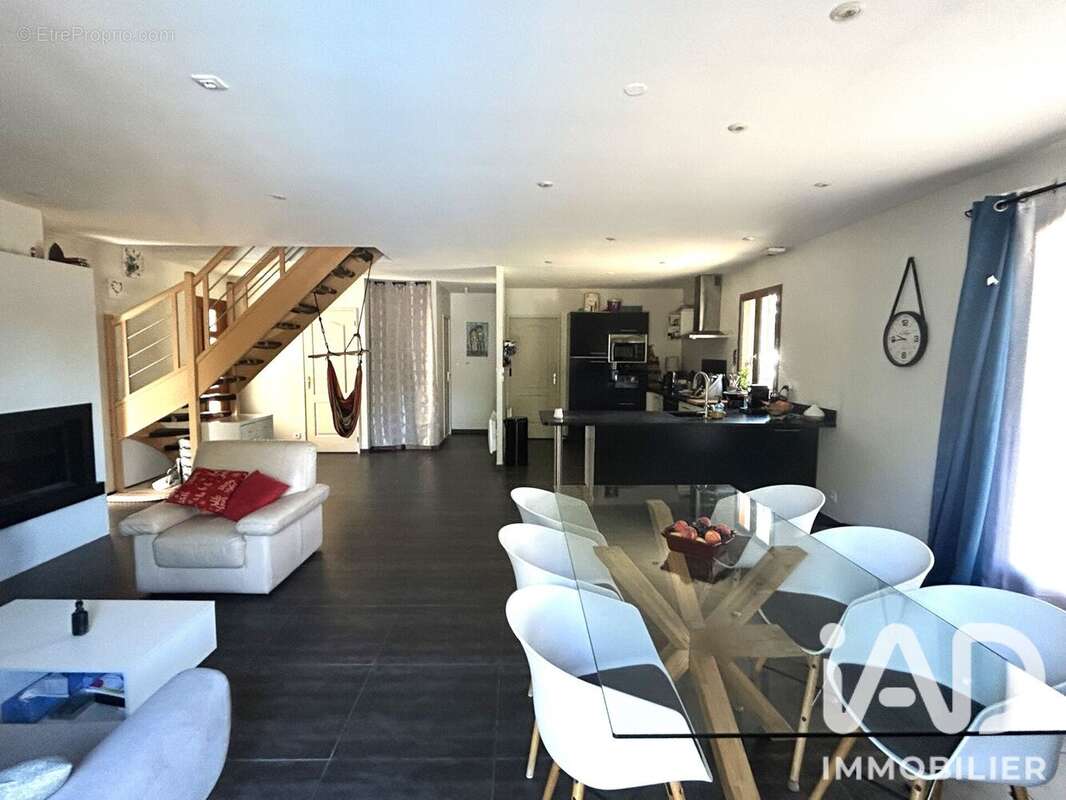 Maison 136 m² à Vouzon  - photo 2