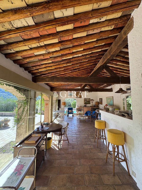 Maison à TOURRETTES-SUR-LOUP