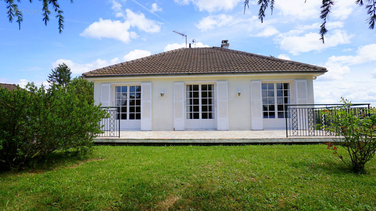 Maison à EPONE