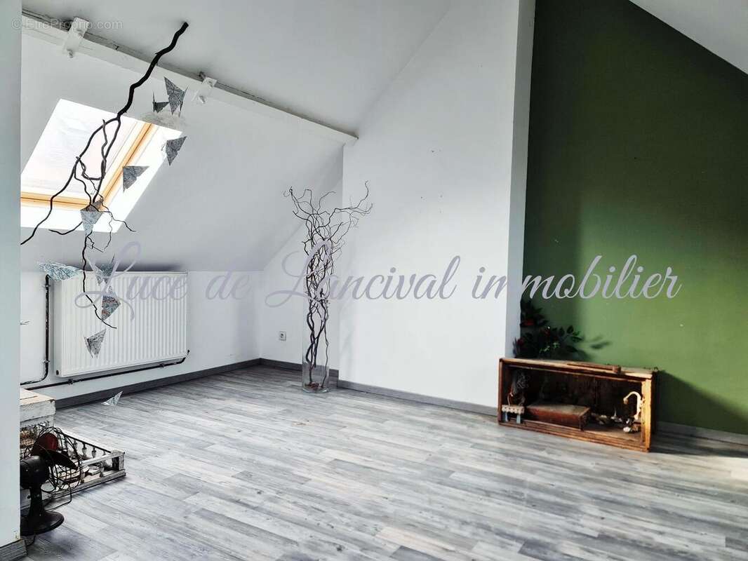 Photo 9 - Commerce à SAINT-GOBAIN