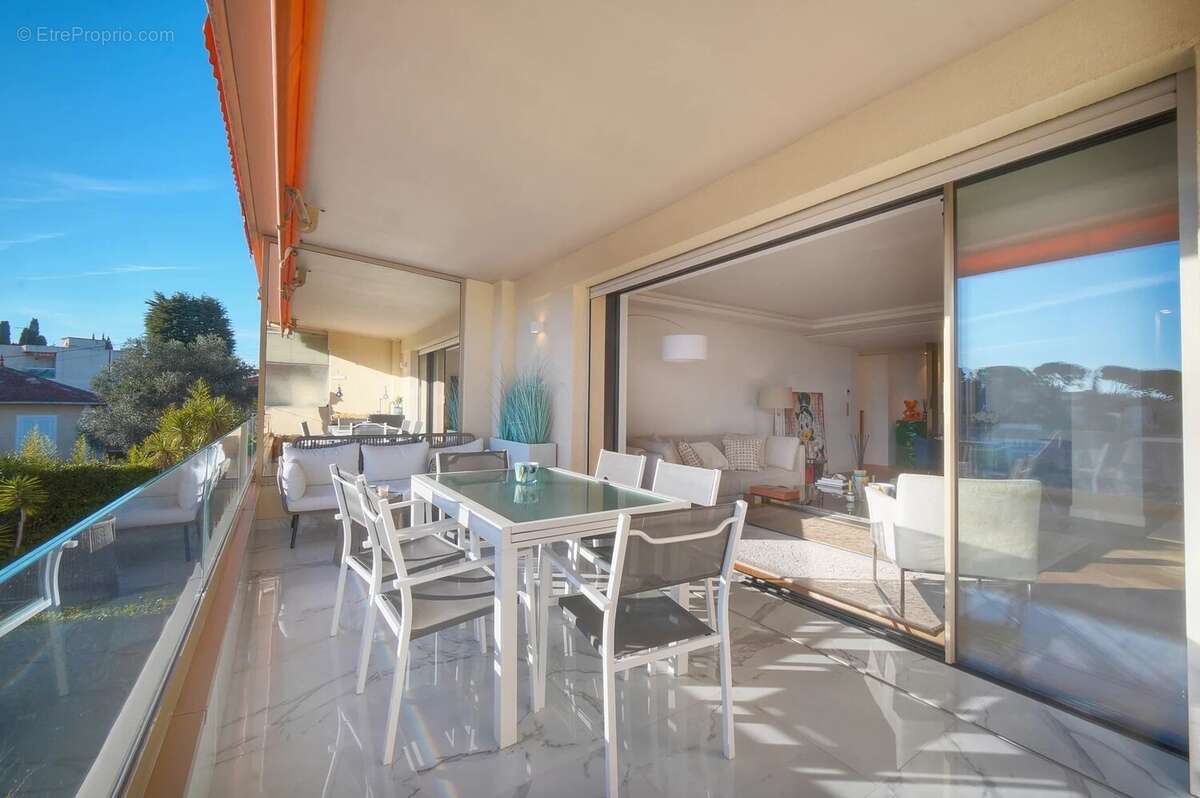 Appartement à LE CANNET