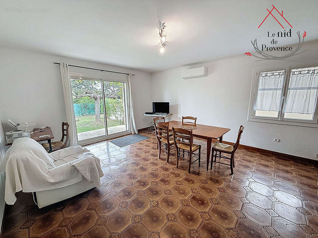 Maison à PERNES-LES-FONTAINES