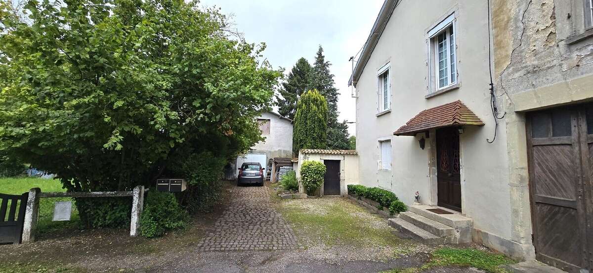 Maison à CHAUDENEY-SUR-MOSELLE