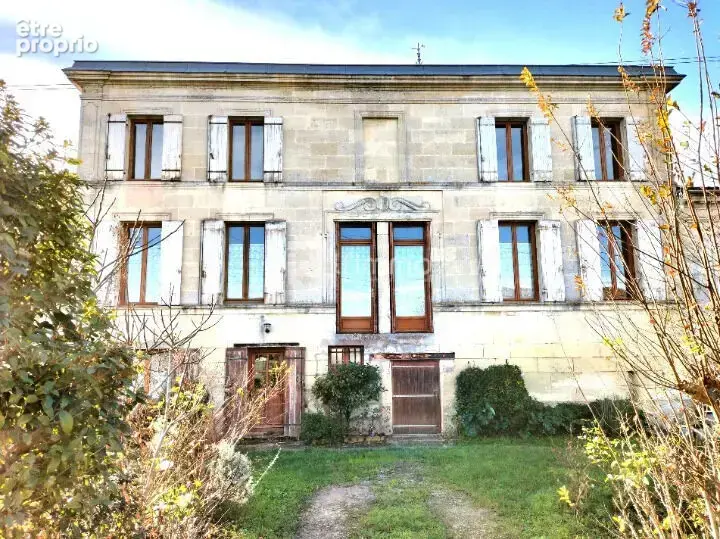 Maison en pierre avec fort potentiel – 212 m² habitables - photo 2
