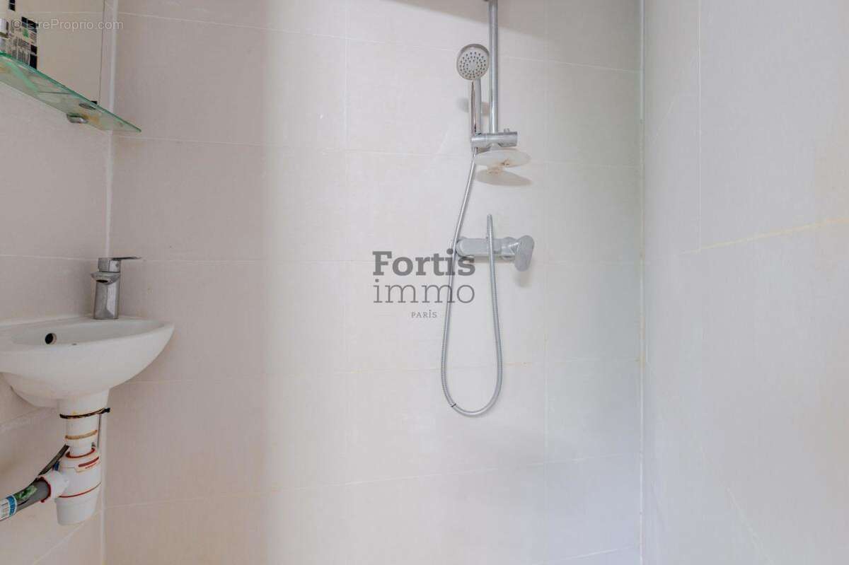 Appartement à PARIS-14E