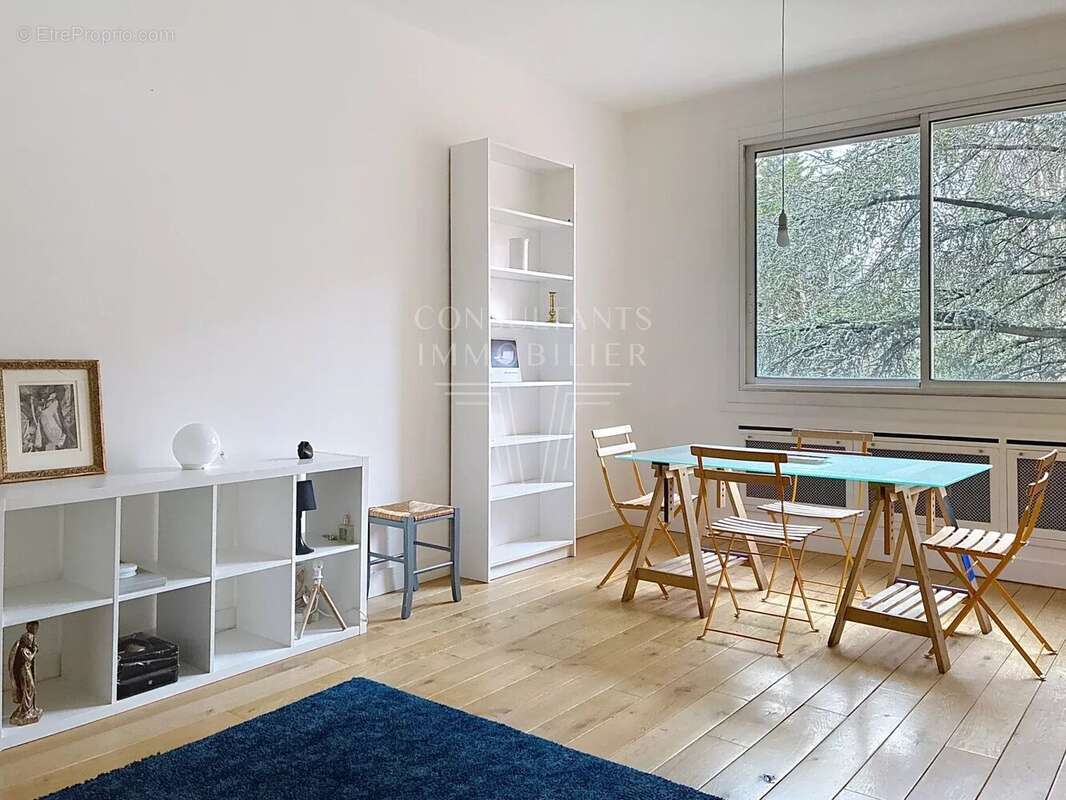 Appartement à NEUILLY-SUR-SEINE