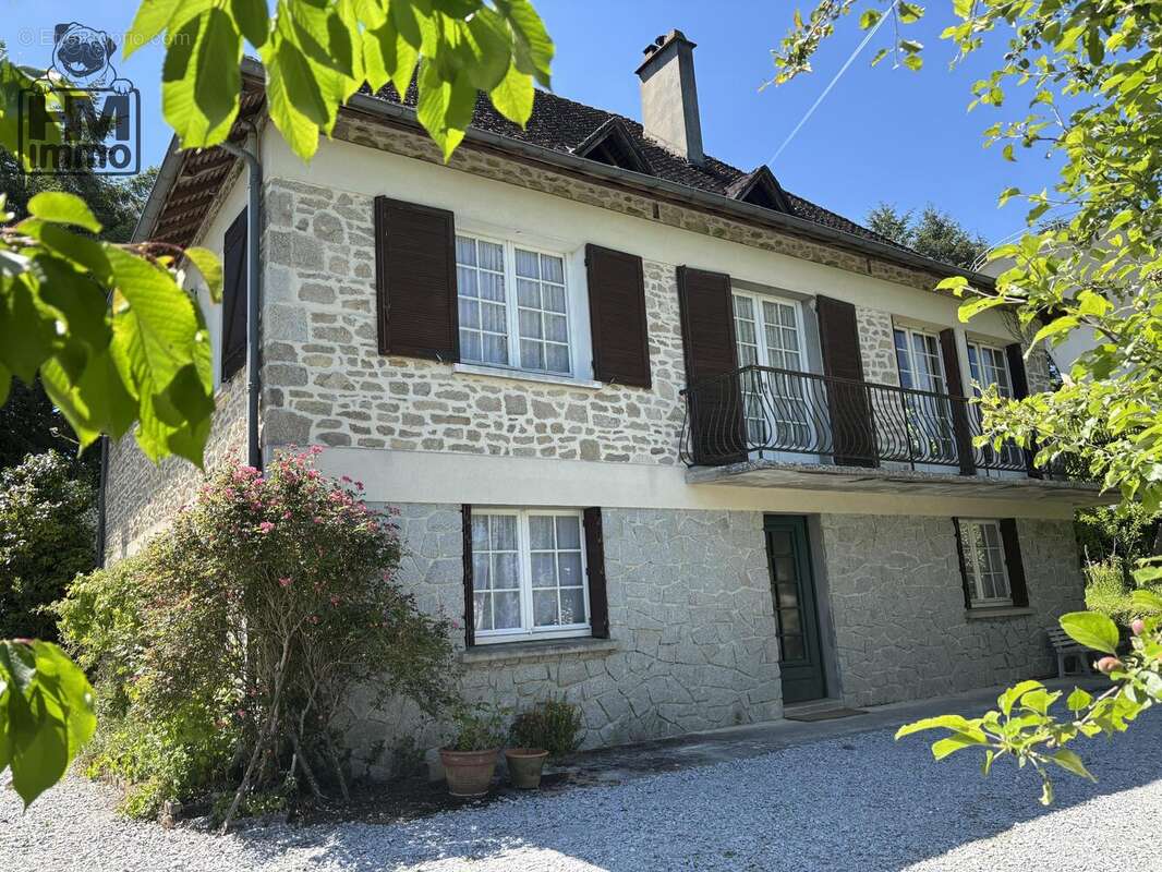 Maison à EYJEAUX