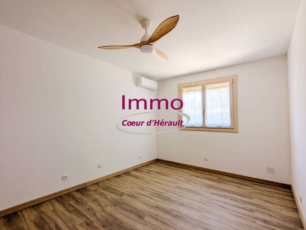 Grande villa avec piscine et dépendance - photo 8