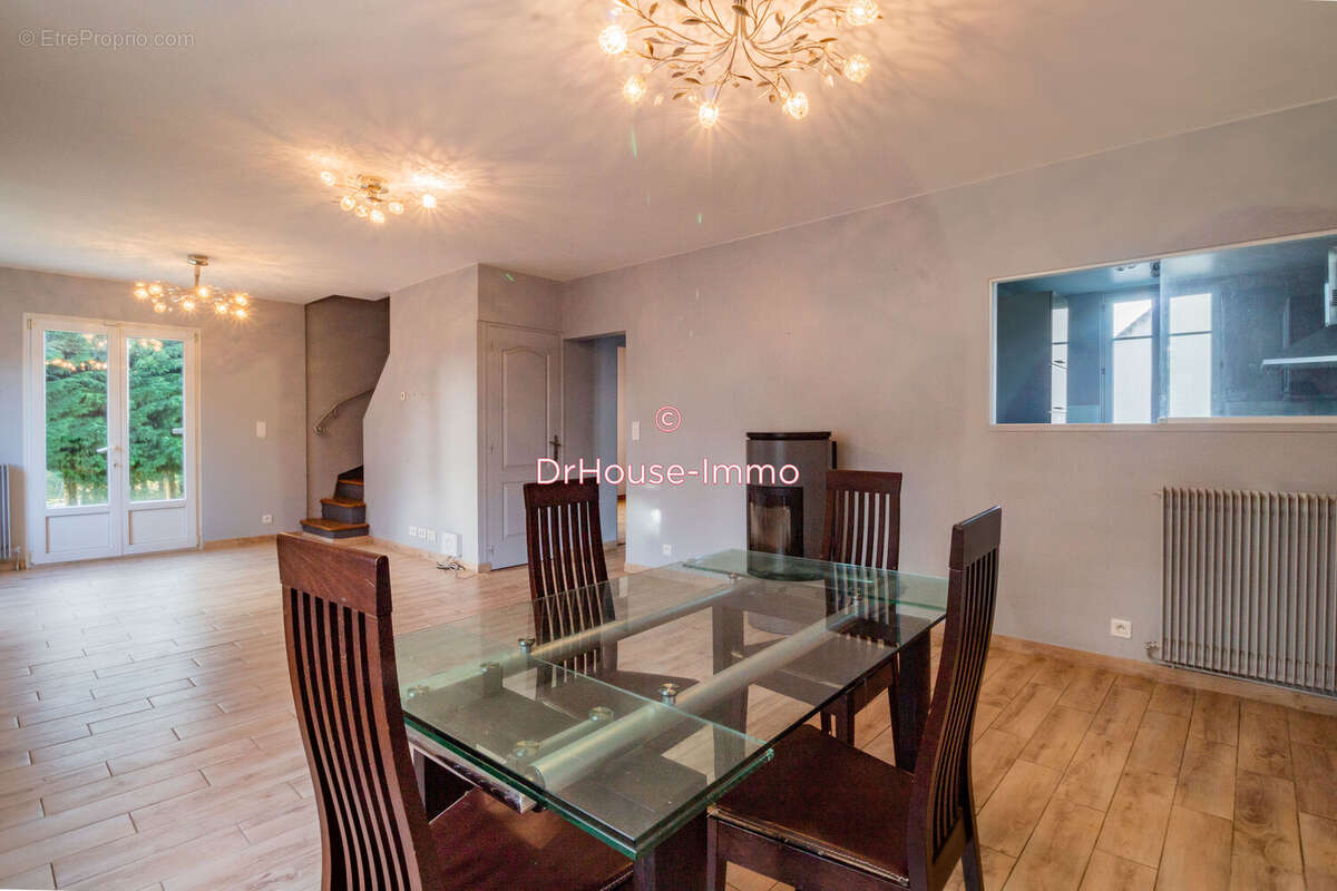 Maison à FEUCHEROLLES