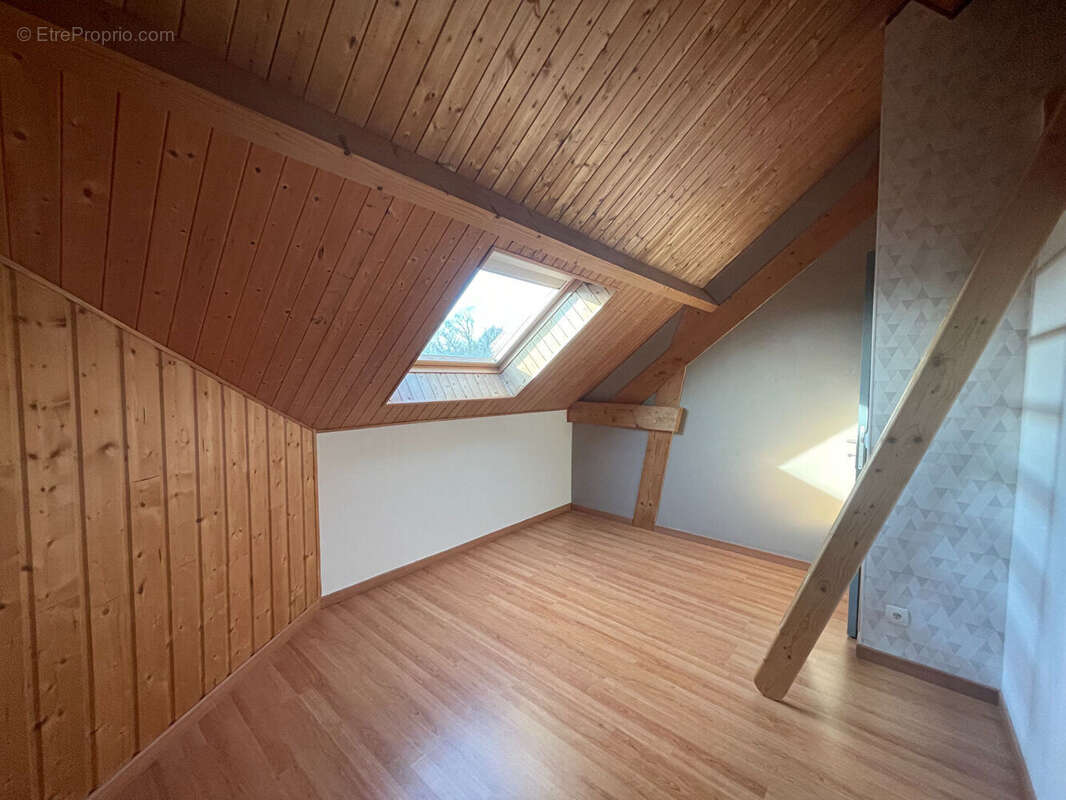 Maison à LA CHAPELLE-CHAUSSEE