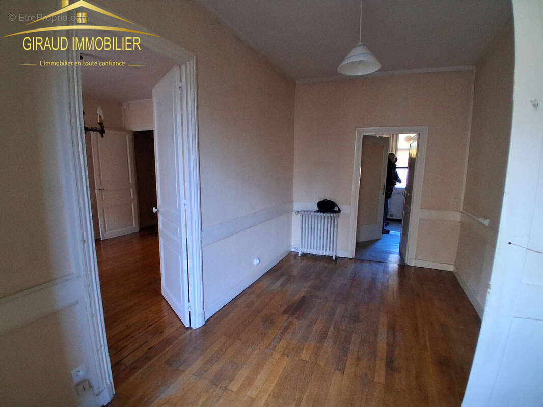 Appartement à CHARLIEU