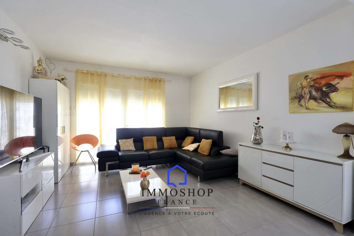 Appartement T3 CARRO (13500) - photo 3