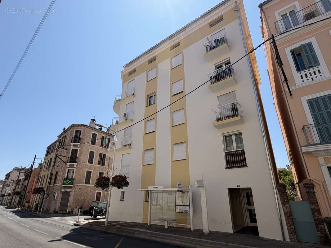 Appartement 724 m² à Toulon  - photo 2