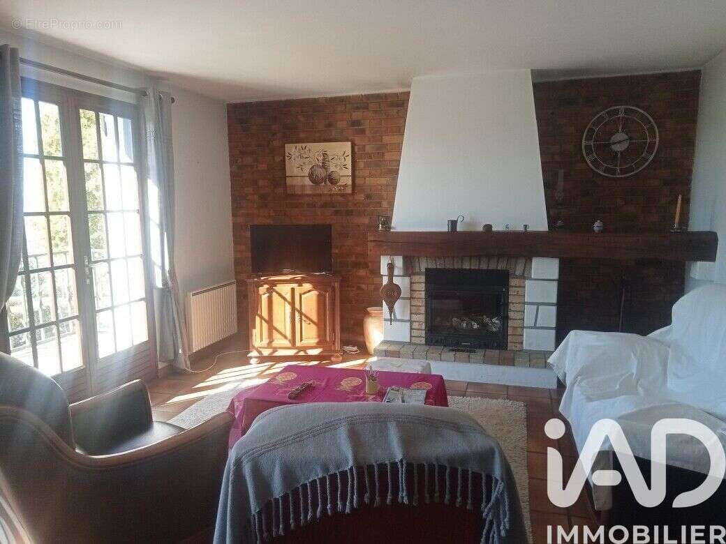 Maison 159 m² à Rocquencourt  - photo 2