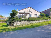 Maison à CHAVAGNES-LES-REDOUX