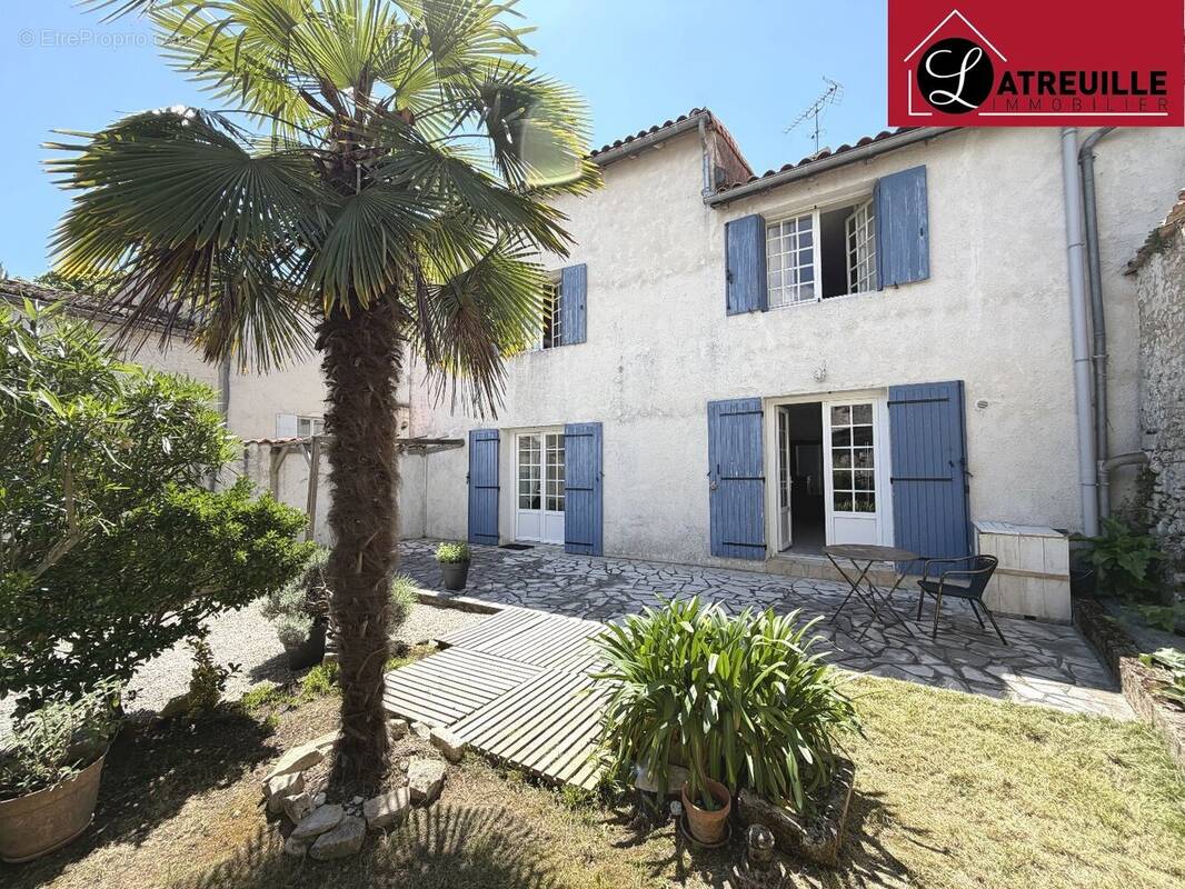 Maison à MORTAGNE-SUR-GIRONDE