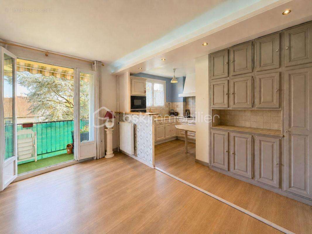 Appartement à NEUILLY-PLAISANCE