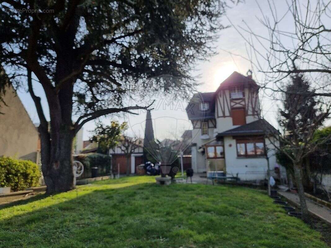 Maison à SUCY-EN-BRIE