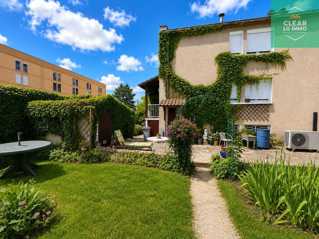Maison familiale mitoyenne à Clouange - photo 4