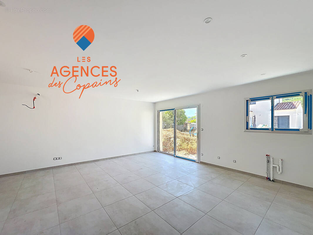 Appartement à CUERS