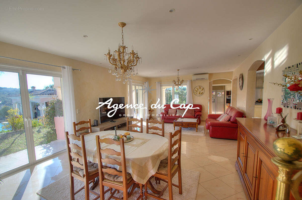 Villa valescure 7 pieces de 204m² avec appartement independant - photo 5
