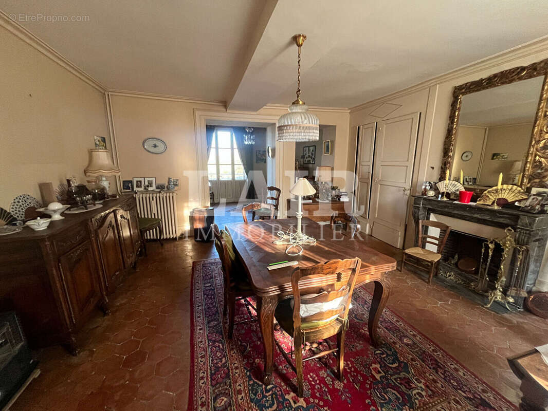 Maison à LE MELE-SUR-SARTHE