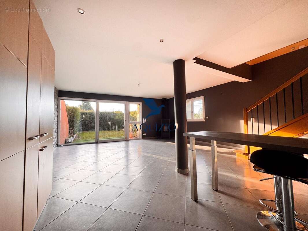 Appartement à LA ROCHE-SUR-FORON