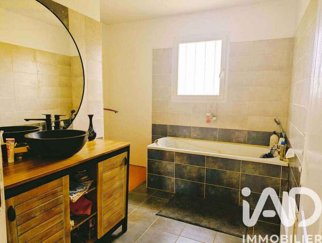 Photo 6 - Maison à LA JONCHERE-SAINT-MAURICE