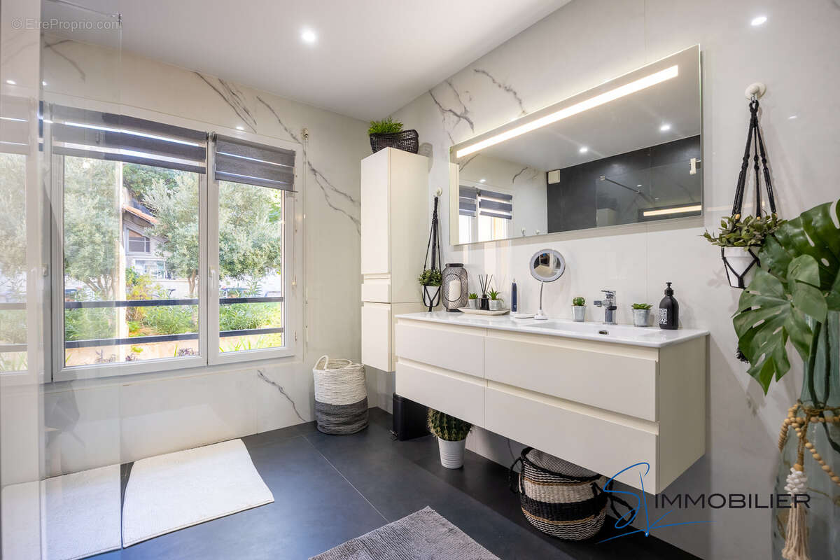 Maison à MARSEILLE-6E