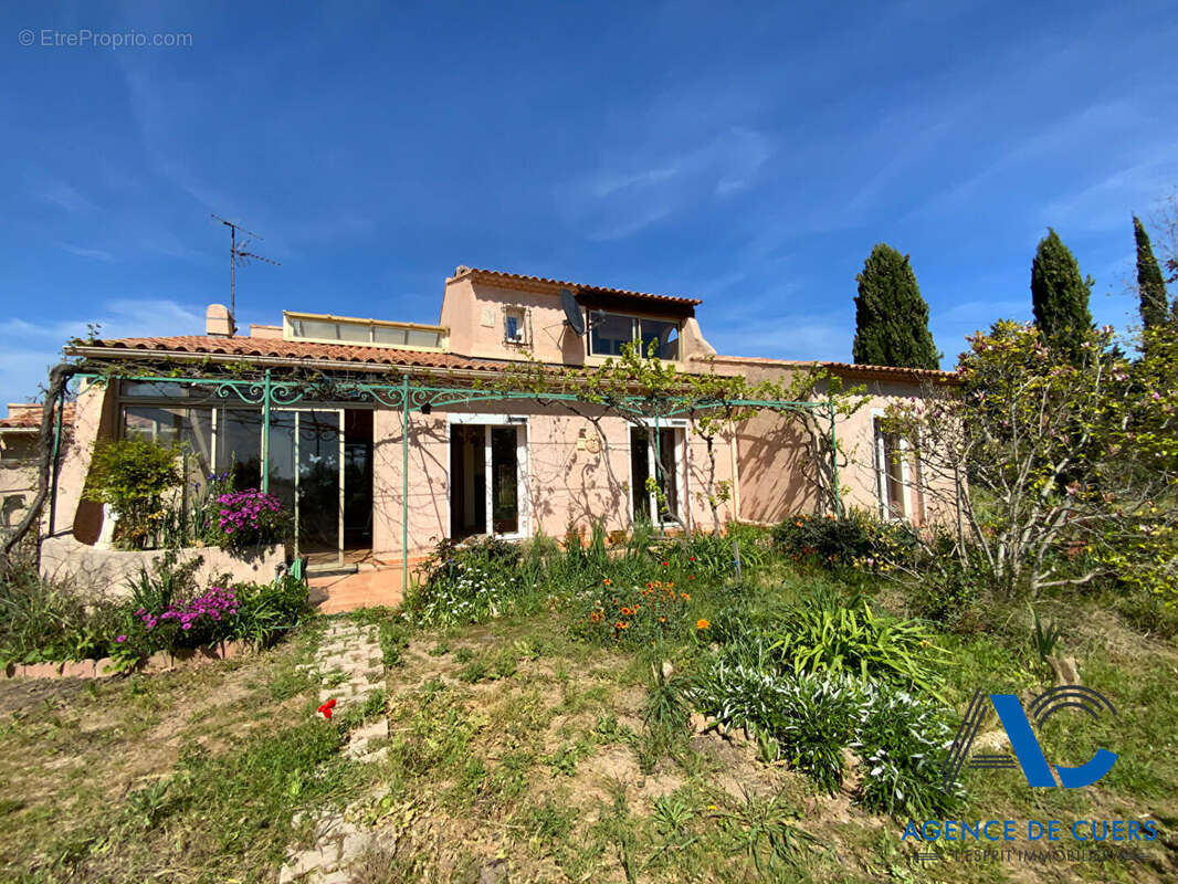 Maison à CUERS